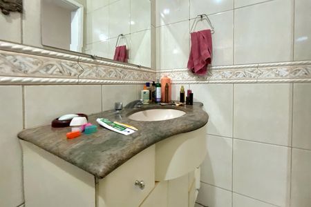 Casa à venda com 420m², 4 quartos e 1 vaga Casa à venda com 420m², 4 quartos e 1 vagaBanheiro da Suíte 1