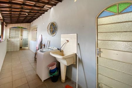 Casa à venda com 420m², 4 quartos e 1 vaga Casa à venda com 420m², 4 quartos e 1 vagaÁrea de Serviço