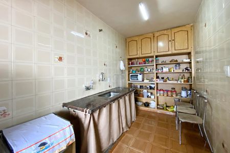 Casa à venda com 420m², 4 quartos e 1 vaga Casa à venda com 420m², 4 quartos e 1 vagaCozinha