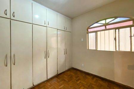 Casa à venda com 420m², 4 quartos e 1 vaga Casa à venda com 420m², 4 quartos e 1 vagaQuarto 2