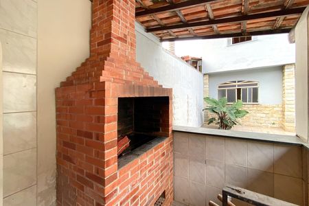 Casa à venda com 420m², 4 quartos e 1 vaga Casa à venda com 420m², 4 quartos e 1 vagaEspaço Gourmet