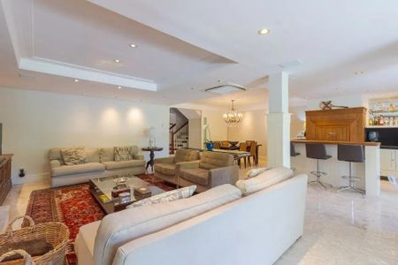 Casa de Condomínio para alugar com 4 quartos, 487m² em Três Figueiras, Porto Alegre