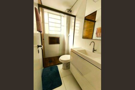 Banheiro de apartamento para alugar com 1 quarto, 38m² em Glória, Porto Alegre