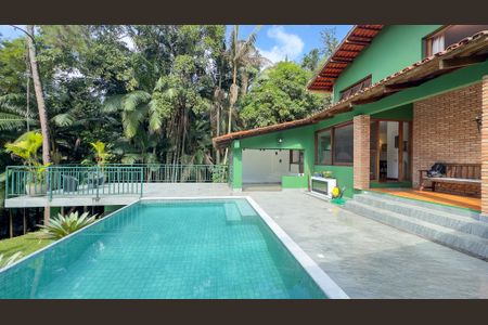Casa para alugar com 5000m², 6 quartos e 6 vagas Casa para alugar com 5000m², 6 quartos e 6 vagasPiscina