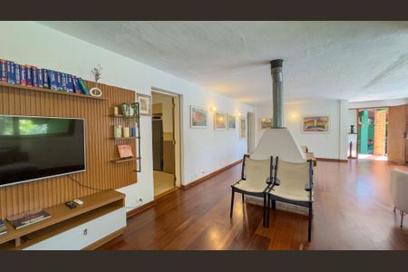 Casa para alugar com 5000m², 6 quartos e 6 vagas Casa para alugar com 5000m², 6 quartos e 6 vagasSala