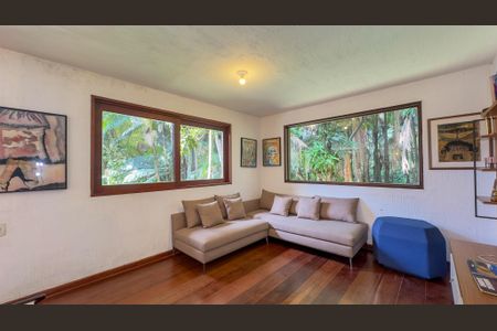 Casa para alugar com 5000m², 6 quartos e 6 vagas Casa para alugar com 5000m², 6 quartos e 6 vagasSala