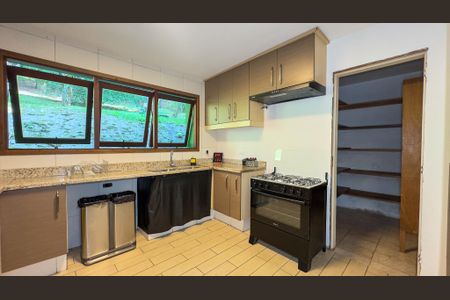 Casa para alugar com 5000m², 6 quartos e 6 vagas Casa para alugar com 5000m², 6 quartos e 6 vagasCozinha
