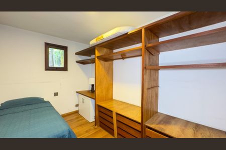 Casa para alugar com 5000m², 6 quartos e 6 vagas Casa para alugar com 5000m², 6 quartos e 6 vagasQuarto 5