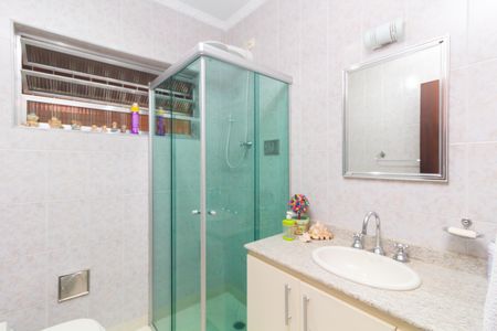 Casa à venda com 330m², 3 quartos e 3 vagas Casa à venda com 330m², 3 quartos e 3 vagasBanheiro 1
