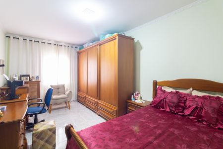 Casa à venda com 330m², 3 quartos e 3 vagas Casa à venda com 330m², 3 quartos e 3 vagasQuarto 1