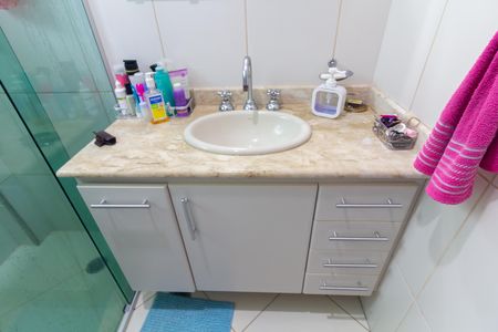 Casa à venda com 330m², 3 quartos e 3 vagas Casa à venda com 330m², 3 quartos e 3 vagasBanheiro 3