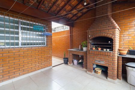 Casa à venda com 330m², 3 quartos e 3 vagas Casa à venda com 330m², 3 quartos e 3 vagasChurrasqueira