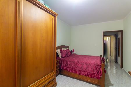 Casa à venda com 330m², 3 quartos e 3 vagas Casa à venda com 330m², 3 quartos e 3 vagasQuarto 1