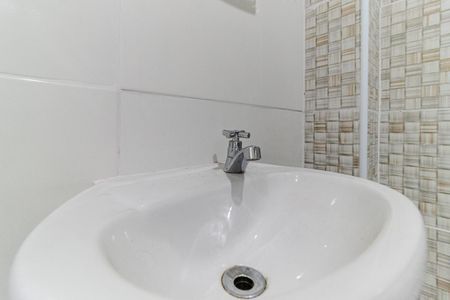 Banheiro de kitnet/studio para alugar com 1 quarto, 30m² em Campos Elíseos, São Paulo