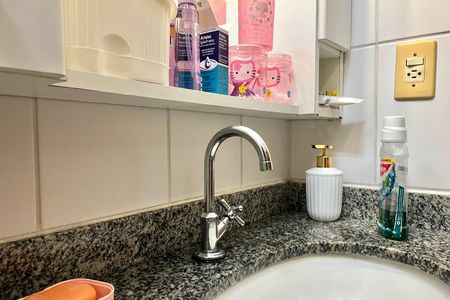 Casa de condomínio à venda com 176m², 3 quartos e 2 vagasBanheiro Corredor