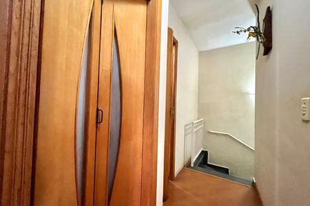Casa de condomínio à venda com 176m², 3 quartos e 2 vagasCorredor 