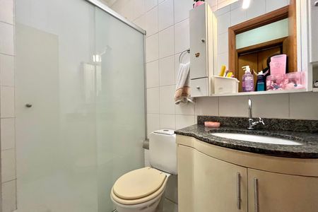 Casa de condomínio à venda com 176m², 3 quartos e 2 vagasBanheiro Corredor