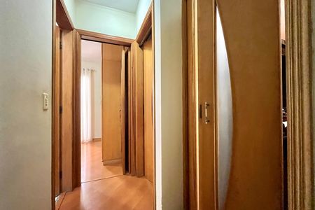 Casa de condomínio à venda com 176m², 3 quartos e 2 vagasCorredor