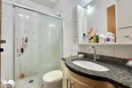 Casa de condomínio à venda com 176m², 3 quartos e 2 vagasBanheiro da Suíte