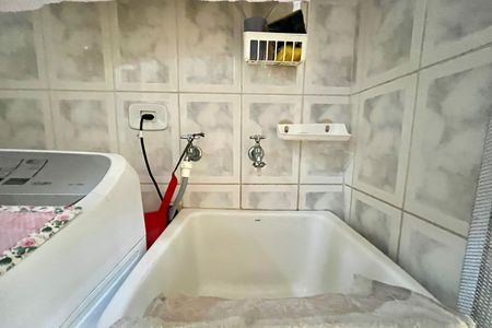 Casa de condomínio à venda com 176m², 3 quartos e 2 vagasÁrea de Serviço