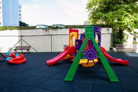 Apartamento para alugar com 66m², 2 quartos e 1 vaga Apartamento para alugar com 66m², 2 quartos e 1 vagaÁrea comum - Playground
