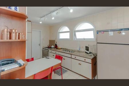 Cozinha de apartamento para alugar com 3 quartos, 121m² em Petrópolis, Porto Alegre
