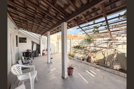Casa à venda com 234m², 4 quartos e 2 vagasQuintal - Casa 2