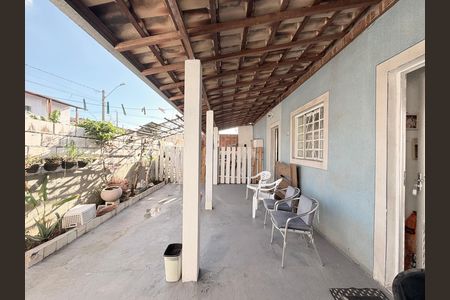 Casa à venda com 234m², 4 quartos e 2 vagasQuintal - Casa 2