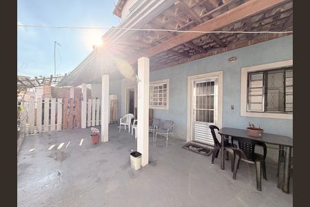 Casa à venda com 234m², 4 quartos e 2 vagasQuintal - Casa 2