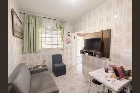 Casa à venda com 234m², 4 quartos e 2 vagasSala - Casa 2