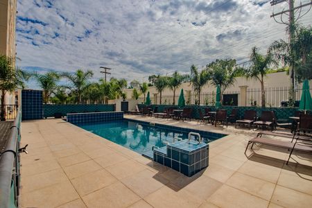 Apartamento à venda com 44m², 2 quartos e 1 vaga Apartamento à venda com 44m², 2 quartos e 1 vagaÁrea comum - Piscina
