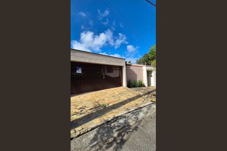 Casa à venda com 241m², 4 quartos e 4 vagas