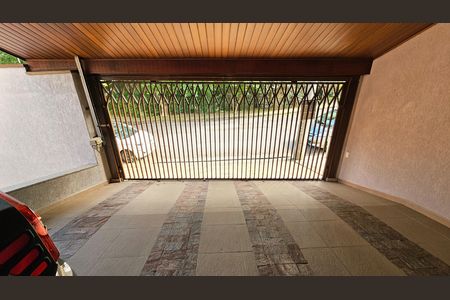 Casa à venda com 241m², 4 quartos e 4 vagas