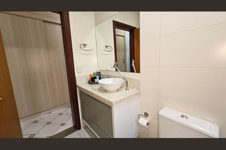 Casa à venda com 241m², 4 quartos e 4 vagas