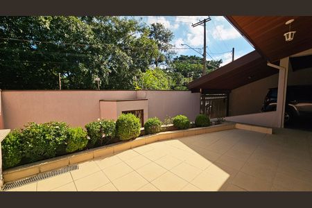 Casa à venda com 241m², 4 quartos e 4 vagas