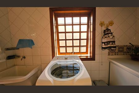 Casa à venda com 241m², 4 quartos e 4 vagas