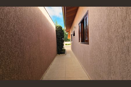 Casa à venda com 241m², 4 quartos e 4 vagas