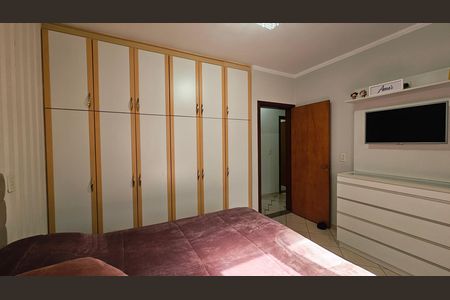Casa à venda com 241m², 4 quartos e 4 vagas