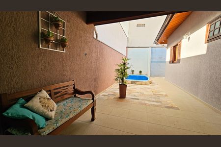 Casa à venda com 241m², 4 quartos e 4 vagas