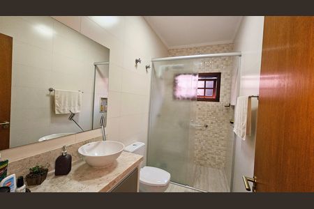 Casa à venda com 241m², 4 quartos e 4 vagas