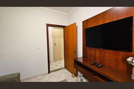 Casa à venda com 241m², 4 quartos e 4 vagas