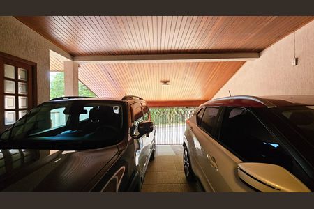 Casa à venda com 241m², 4 quartos e 4 vagas