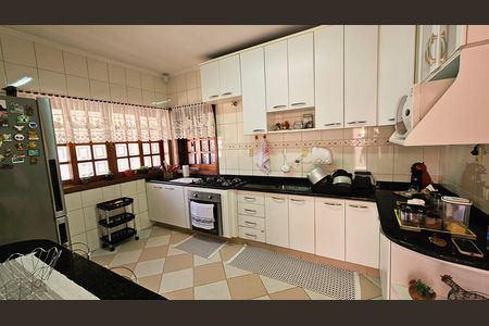 Casa à venda com 4 quartos, 241m² em Jardim Paulista I, Jundiaí