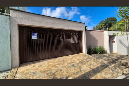 Casa à venda com 241m², 4 quartos e 4 vagas