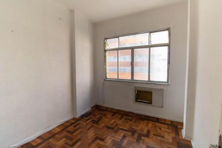 Quarto 2 de apartamento para alugar com 2 quartos, 80m² em Centro, Niterói