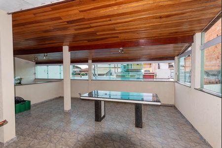 Casa à venda com 430m², 5 quartos e 4 vagas Casa à venda com 430m², 5 quartos e 4 vagasVaranda