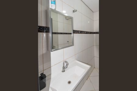 Casa à venda com 430m², 5 quartos e 4 vagas Casa à venda com 430m², 5 quartos e 4 vagasBanheiro 2