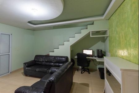 Casa à venda com 430m², 5 quartos e 4 vagas Casa à venda com 430m², 5 quartos e 4 vagasSala