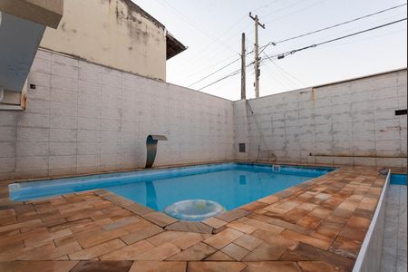 Casa à venda com 430m², 5 quartos e 4 vagas Casa à venda com 430m², 5 quartos e 4 vagasPiscina