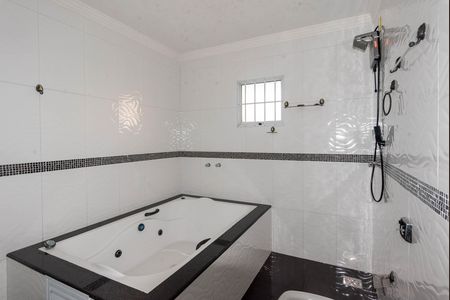 Casa à venda com 430m², 5 quartos e 4 vagas Casa à venda com 430m², 5 quartos e 4 vagasSuíte 3